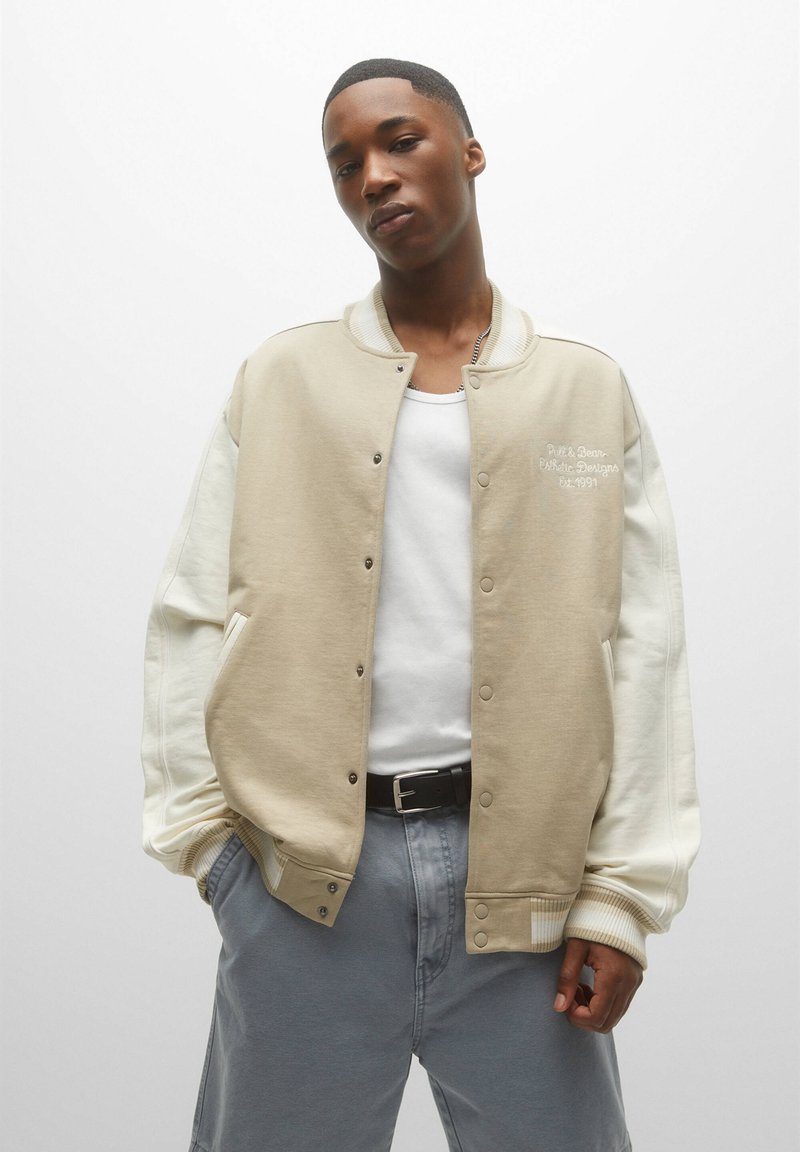 PULL & BEAR VARSITY - Bomberjacke - Sand