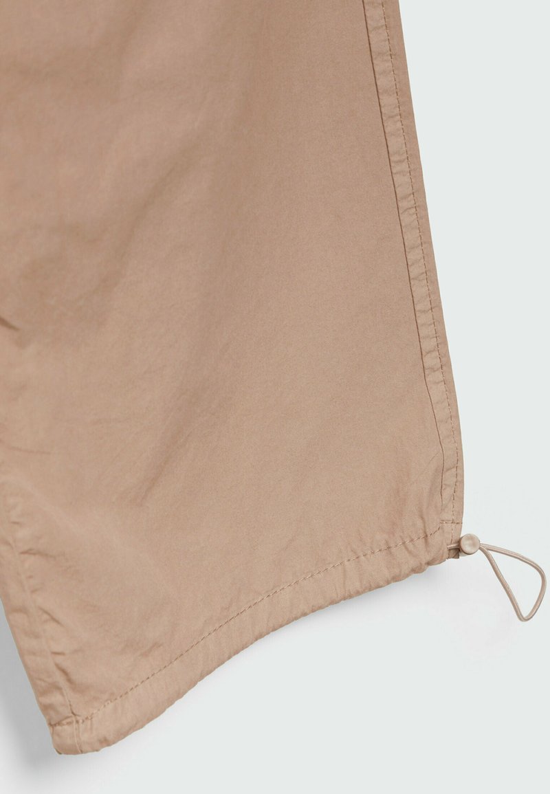 Stradivarius PARACHUTE POPELIN - Jogginghose - Stone