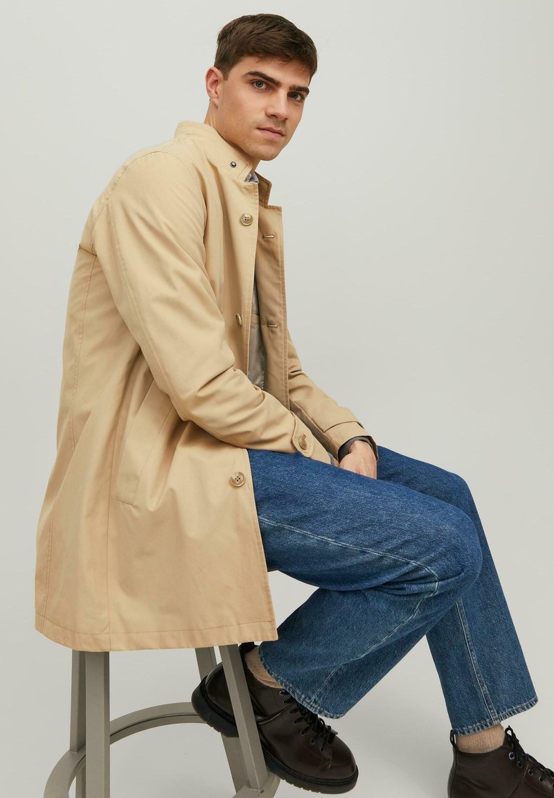 Jack & Jones JPRBLACARL - Kurzmantel - Cornstalk