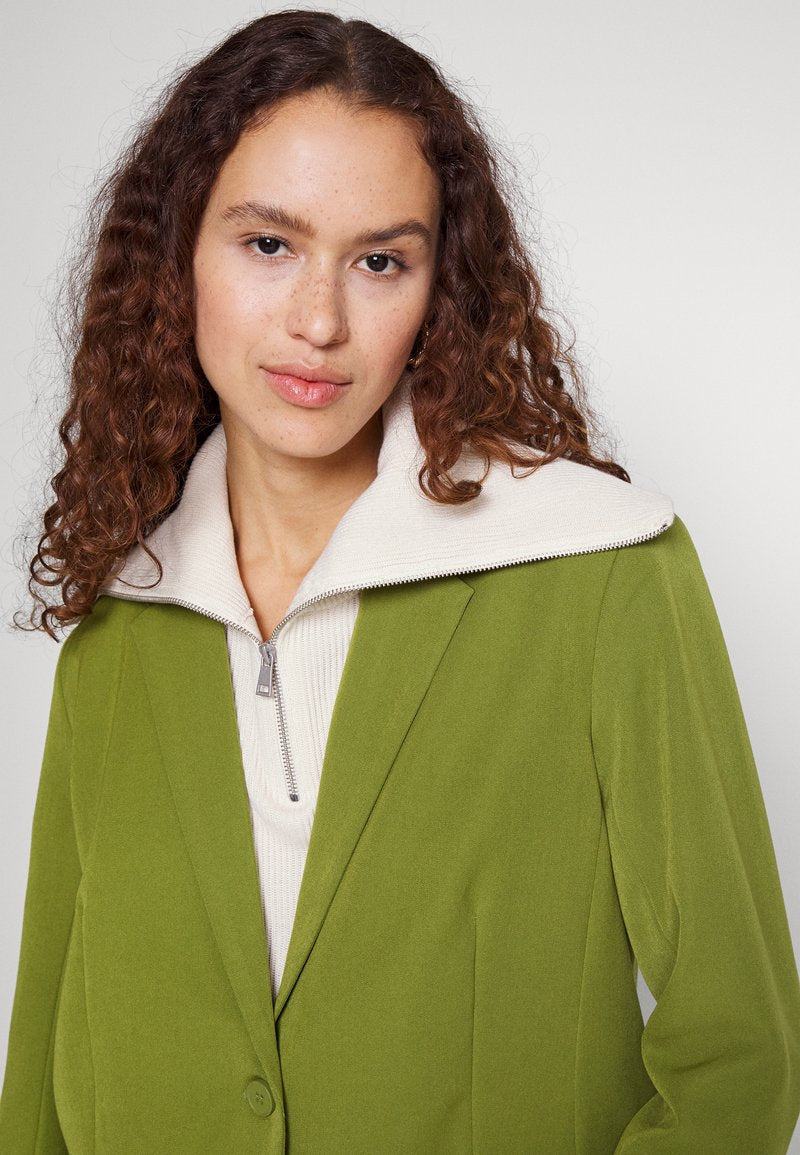 Minimum ARKY - Kurzmantel - Calla Green