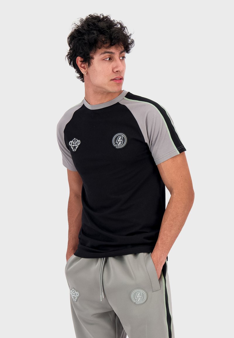 YACHT - T-Shirt Print - Black
