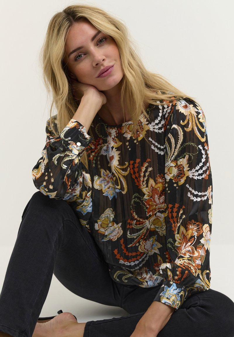 Kaffe KASIMI - Bluse - Black Red Multi Flower