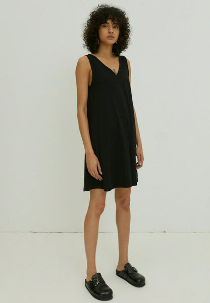EDITED KENIA - Freizeitkleid - Schwarz