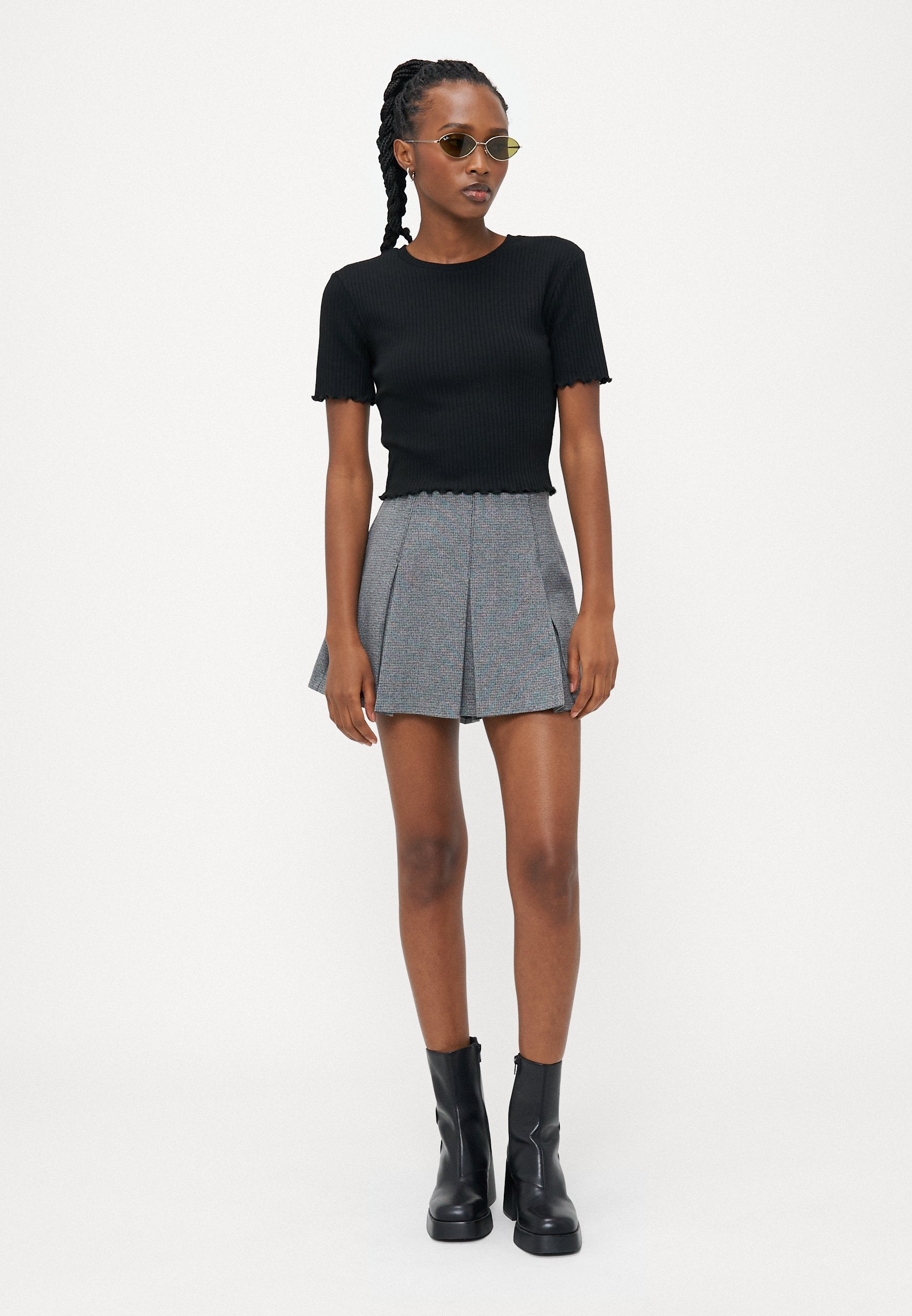 ONLY Petite ONLDELL LIFE SKORT - Pleated Skirt - Black Pepper/blackend Pearl
