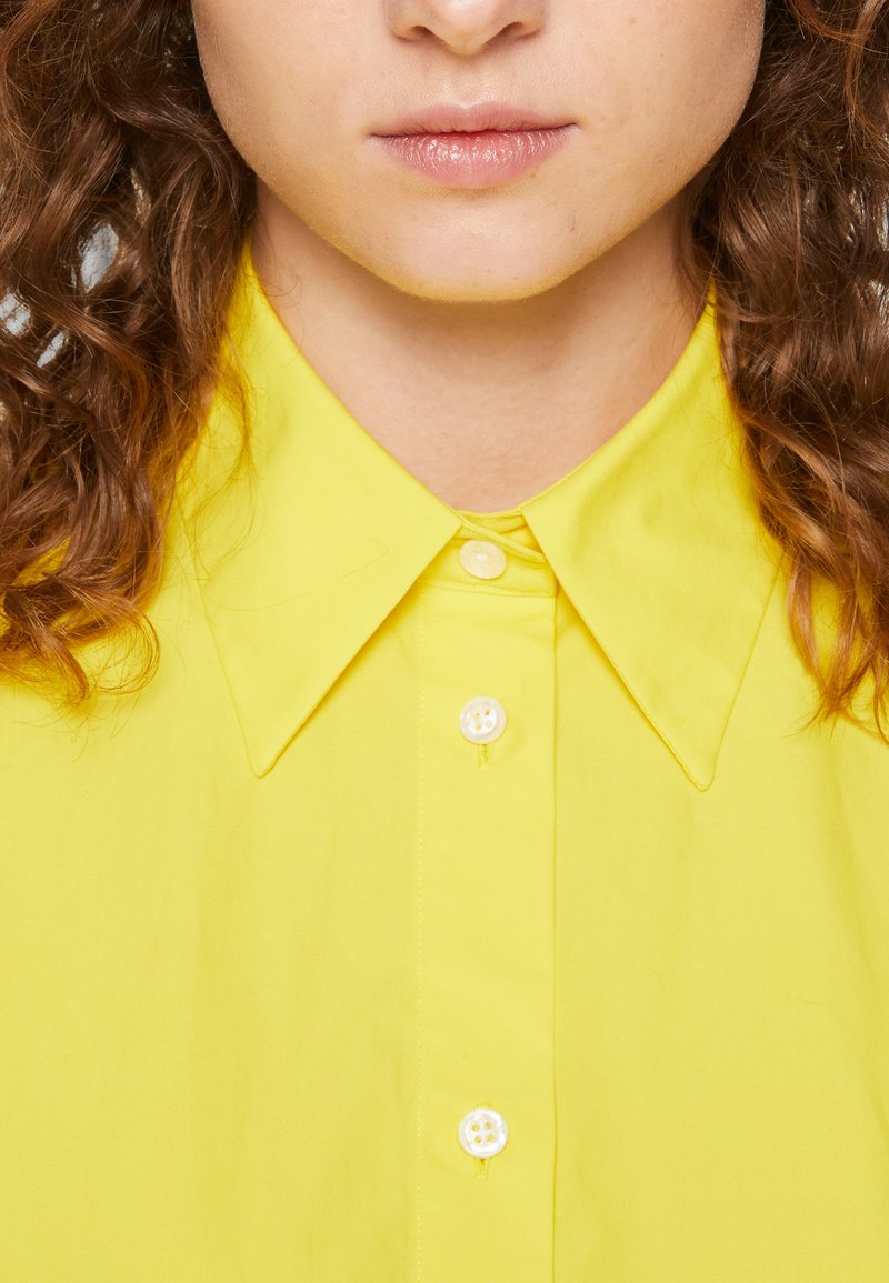 Gant WIDE CUFF SHIRT - Hemdbluse - Electric Yellow