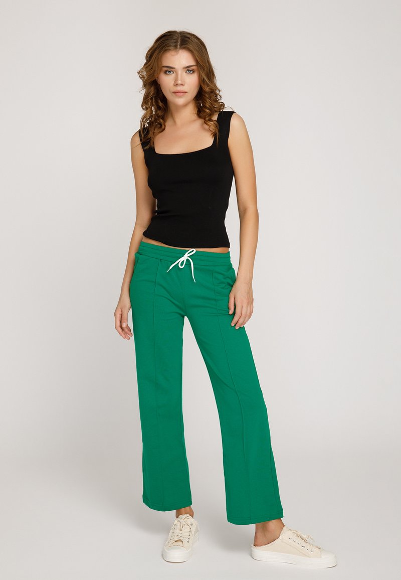  LOOSE FITTING - Jogginghose - Green