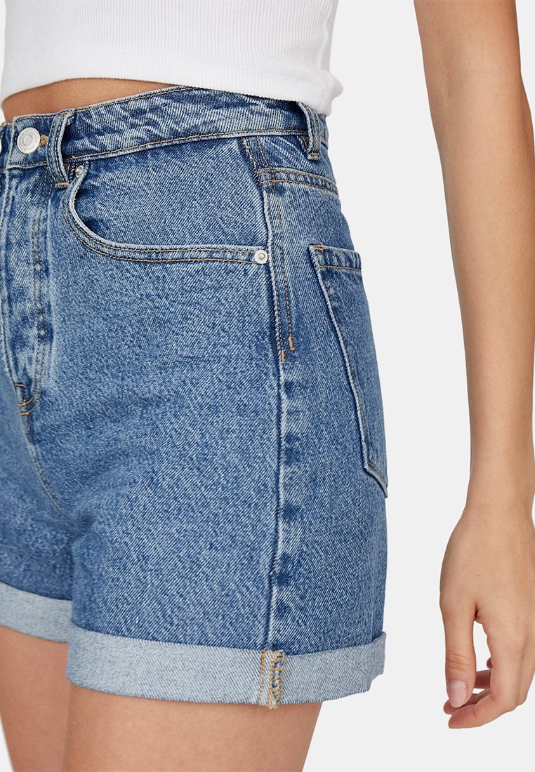 Stradivarius MOM-FIT - Jeans Shorts - Blue Denim