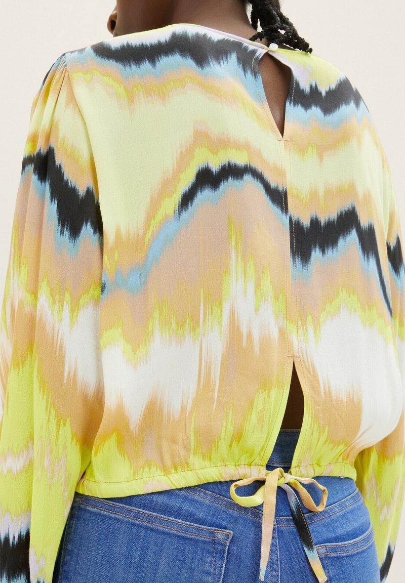 TOM TAILOR Denim MIT RÜCKENSCHLITZ - Bluse - New Batik Print