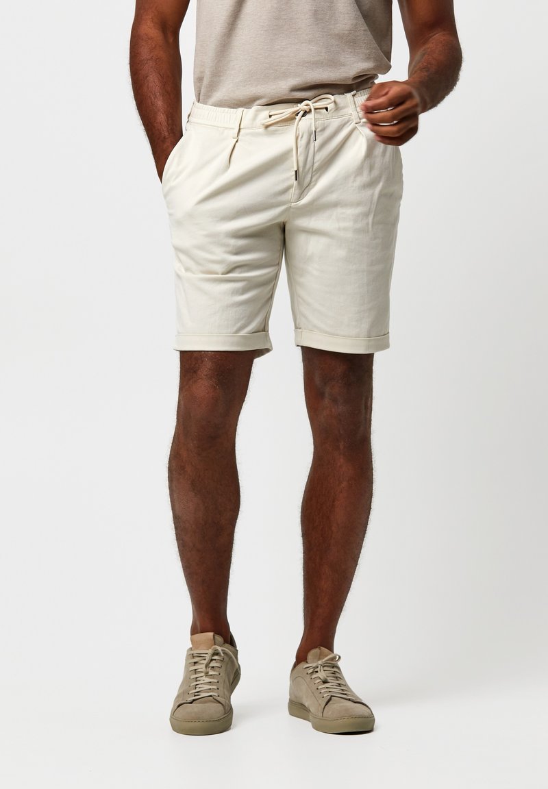Profuomo Shorts - Sand