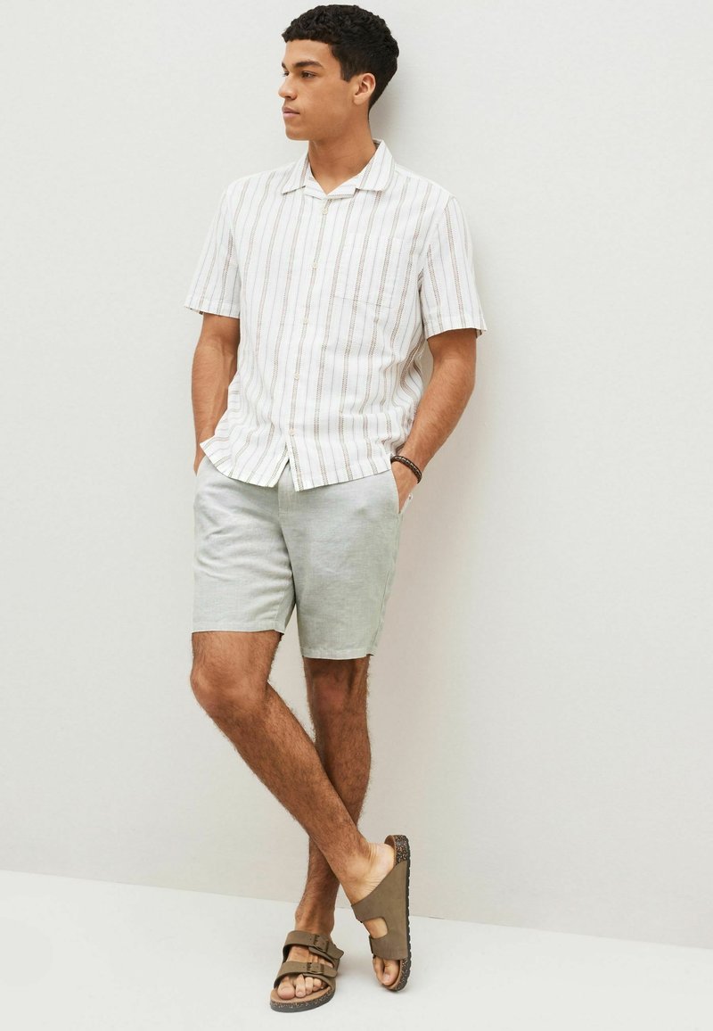 Next STANDARD - Shorts - Bone Natural