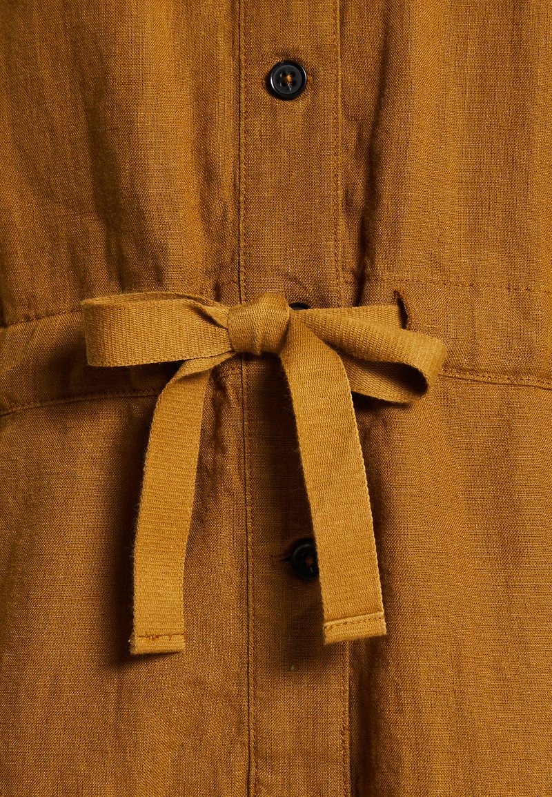 Marc O'Polo OVERALL SHORT LEG LONG SLEEVE DRAWSTRING BUTTON PLACKET - Jumpsuit - Wood Brown