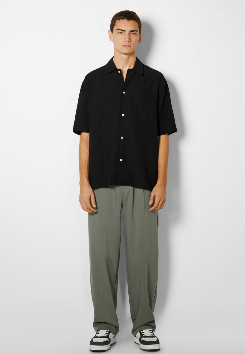BERSHKA RELAXED FIT - Hemd - Black