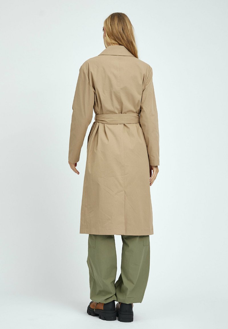 Global Funk ELABILU-G - Trenchcoat - Lemon Pepper