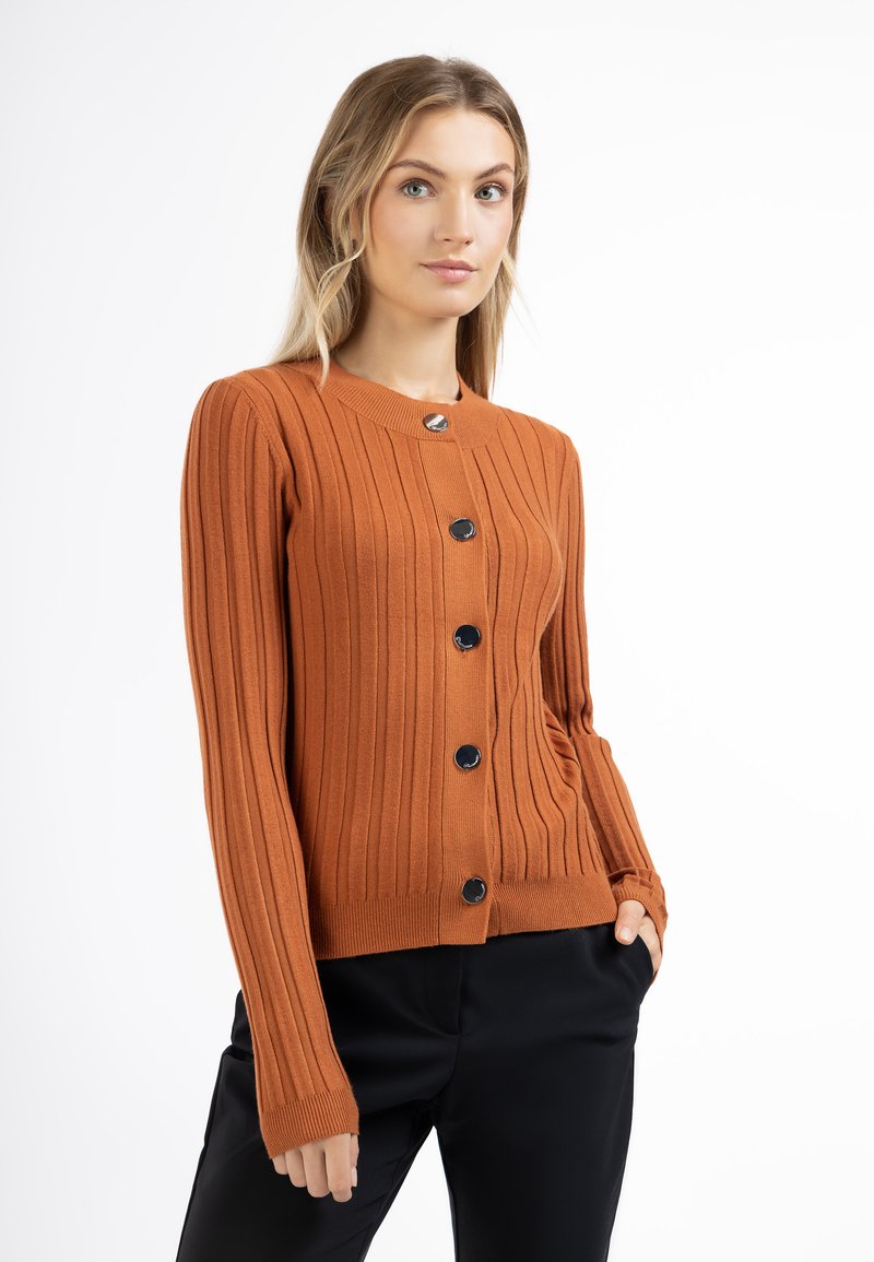 Dreimaster MIT KNÖPFEN IRIDIA - Strickjacke - Rostbraun