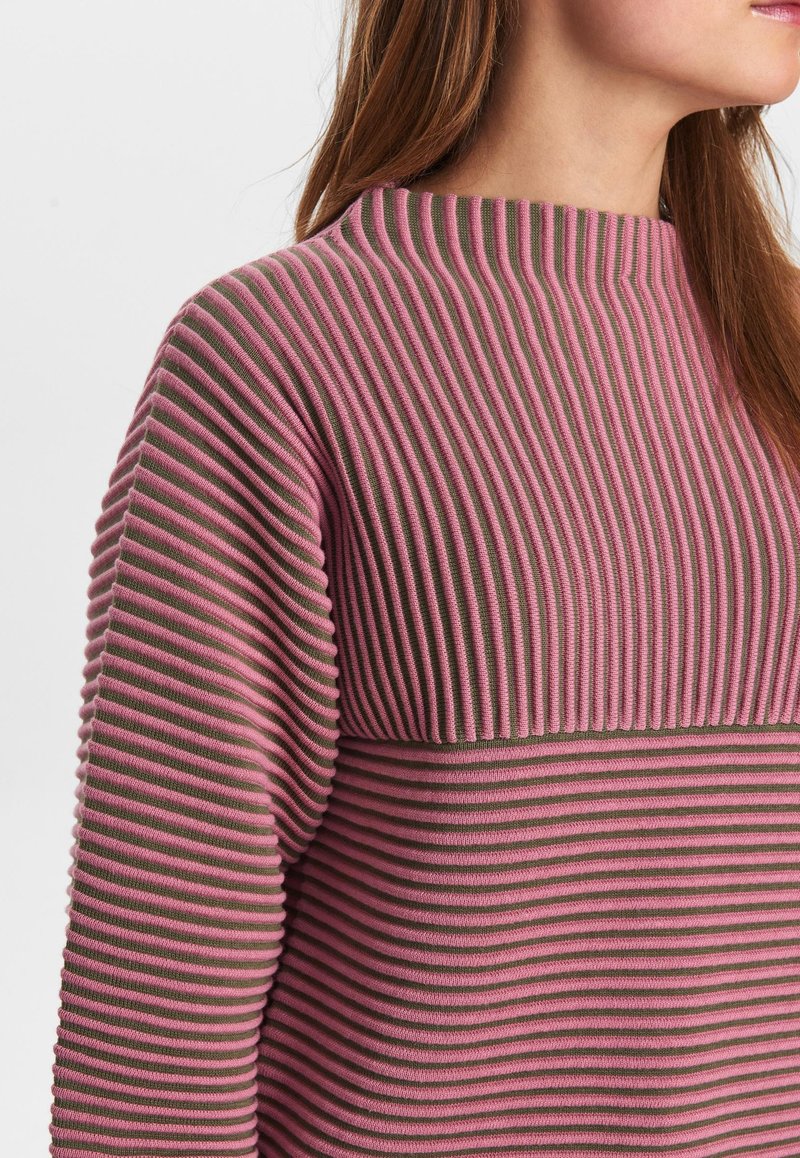  NUIRMELIN O NECK NOOS - Strickpullover - Deep Lichen Green