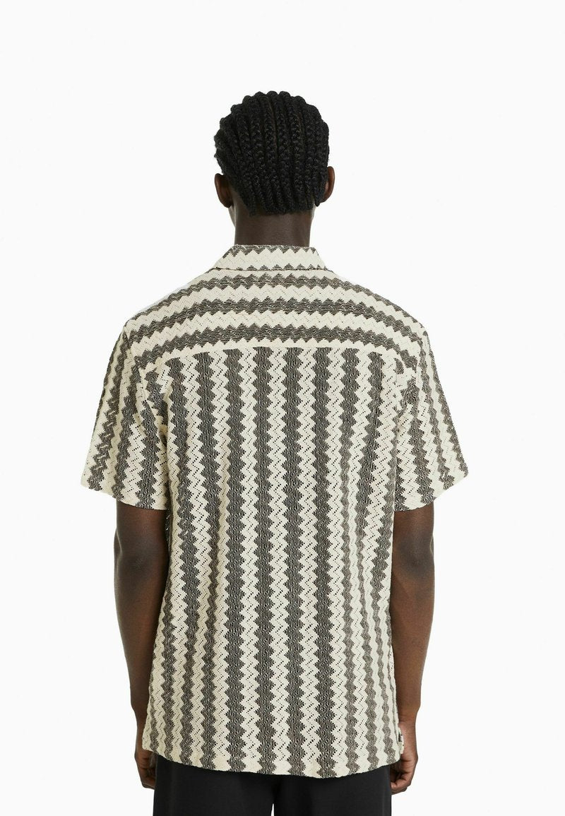 BERSHKA OPEN KNIT SHORT SLEEVE - Hemd - Sand