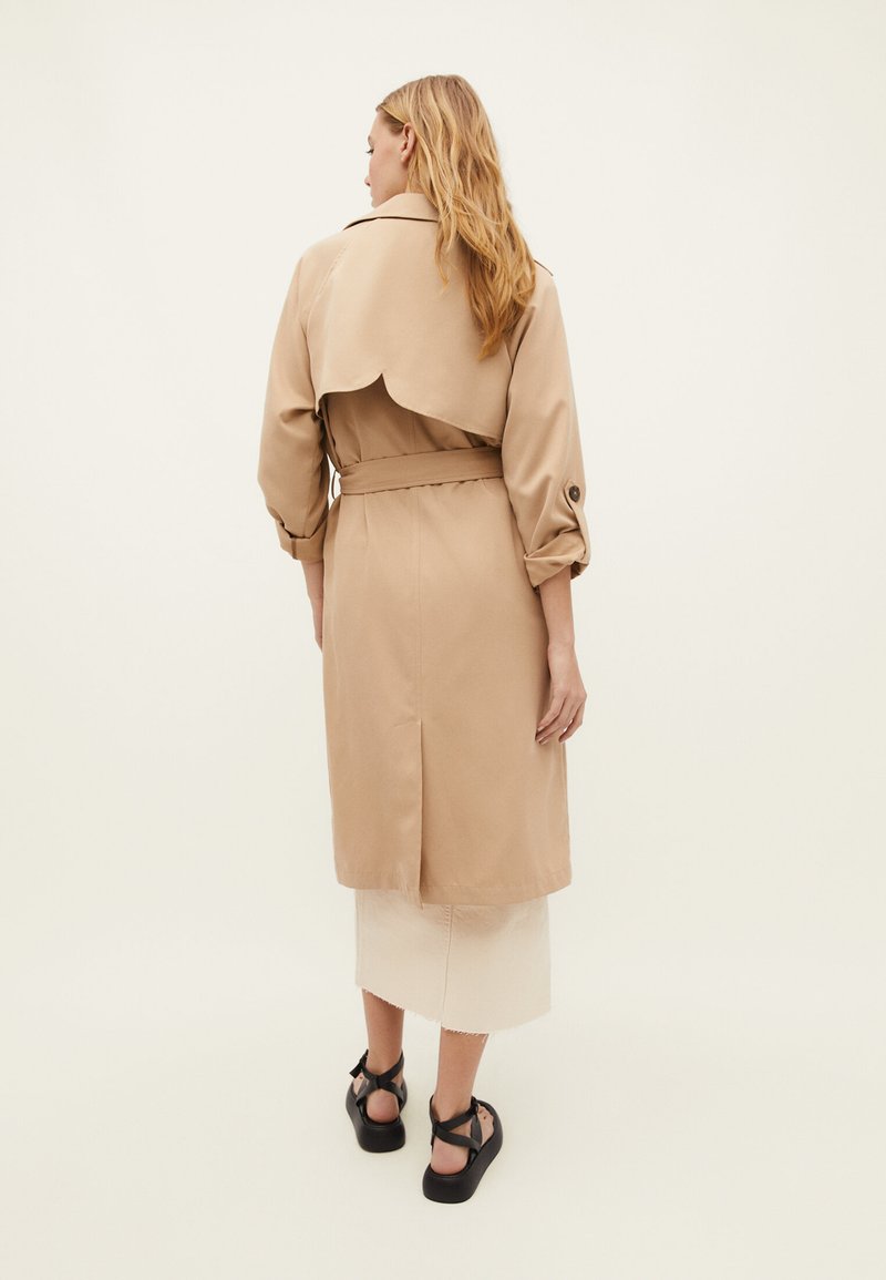 Stradivarius Trenchcoat - Stone