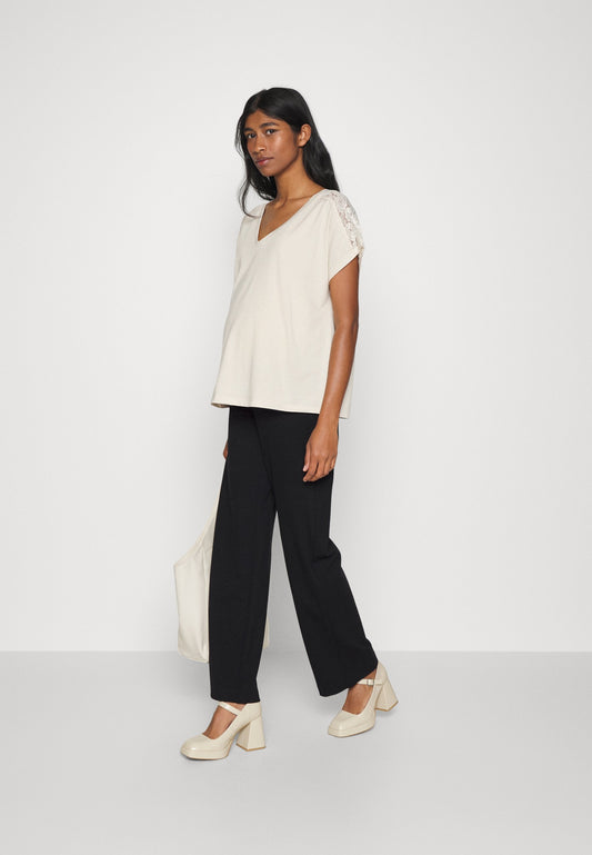  VMMKAMMIE PANT - Trousers - Black