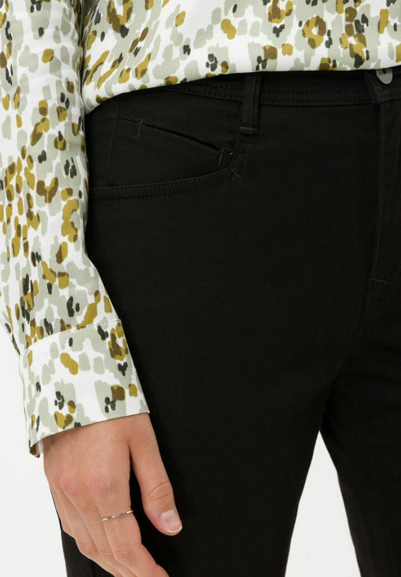 BRAX STYLE MARY - Stoffhose - Black
