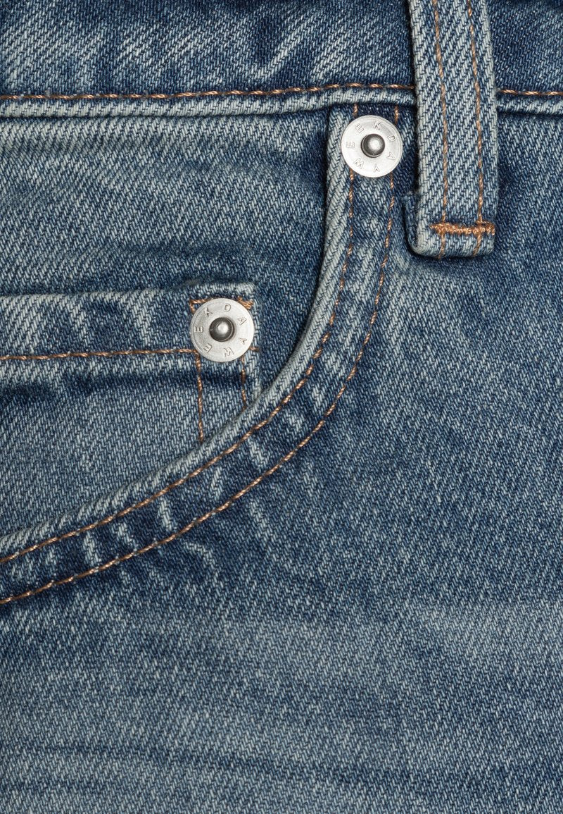 WEEKDAY SWIFT - Jeans Shorts - Blue Medium Dusty