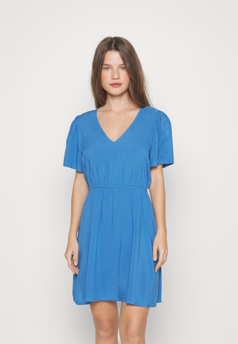  VITRINE V-NECK SHORT DRESS - Freizeitkleid - Federal Blue