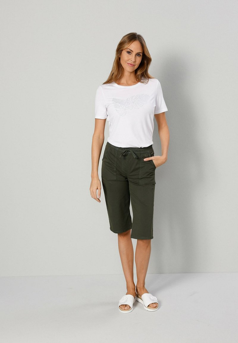  Shorts - Flaschengrün
