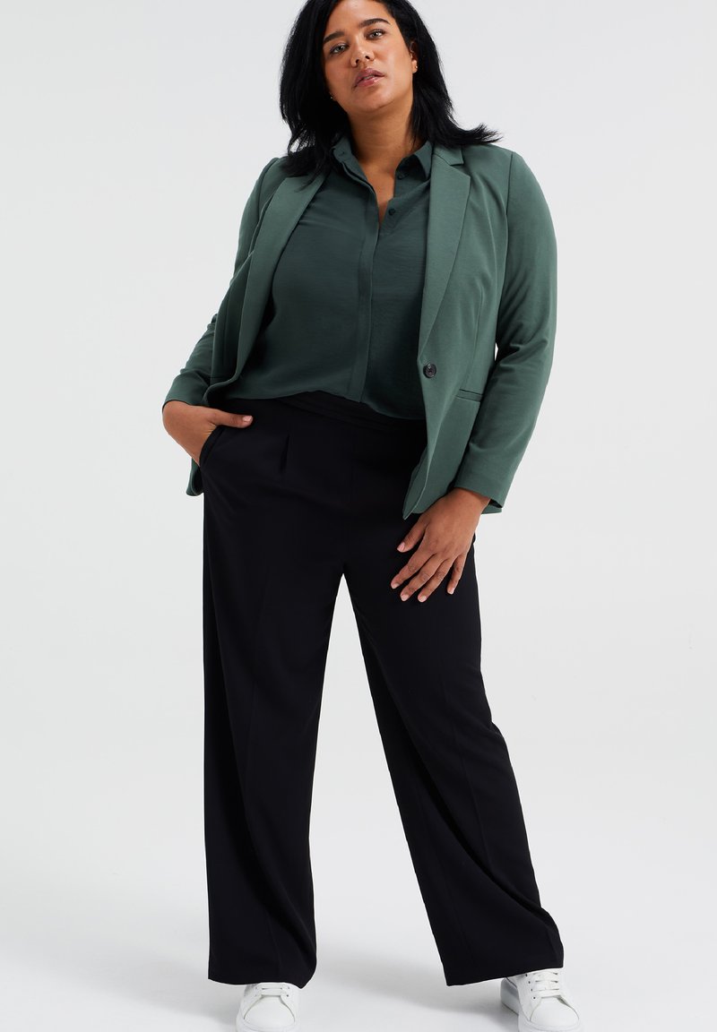 WE FASHION CURVE - Blazer - Green