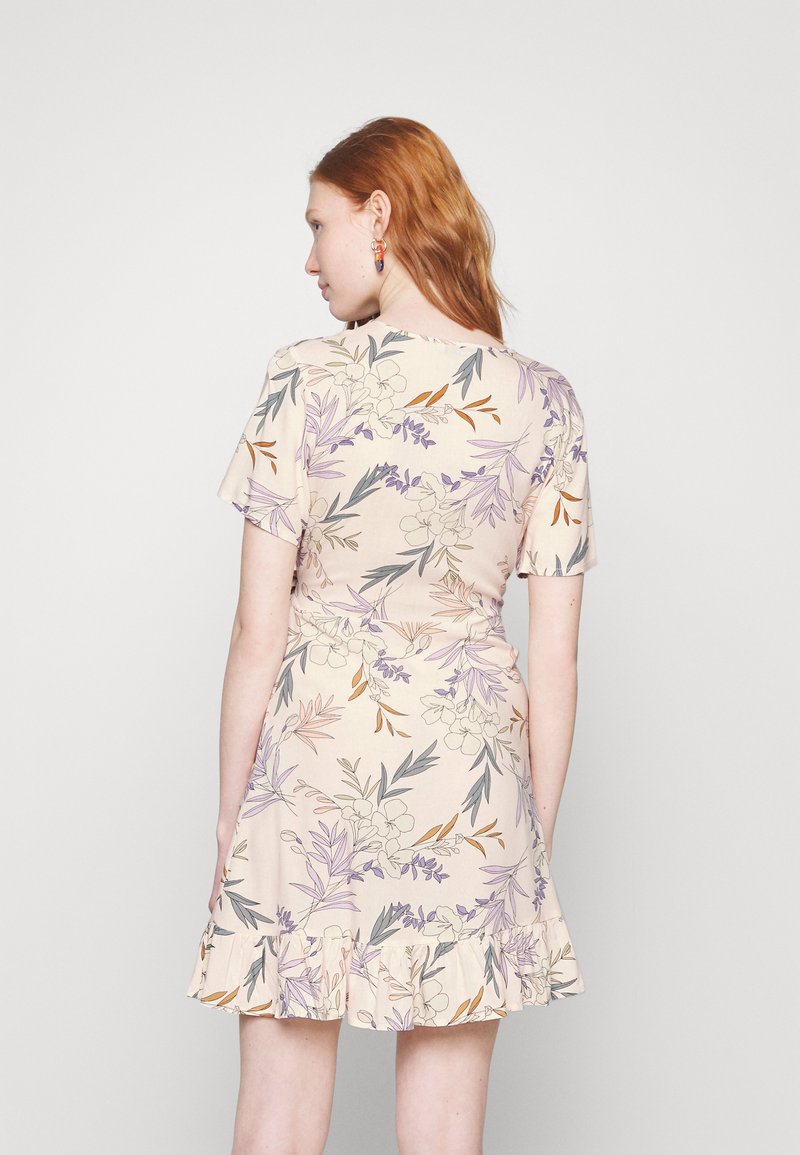 ONLY ONLNOVA LIFE MARLIE WRAP DRESS - Freizeitkleid - Peach Blush Leonora