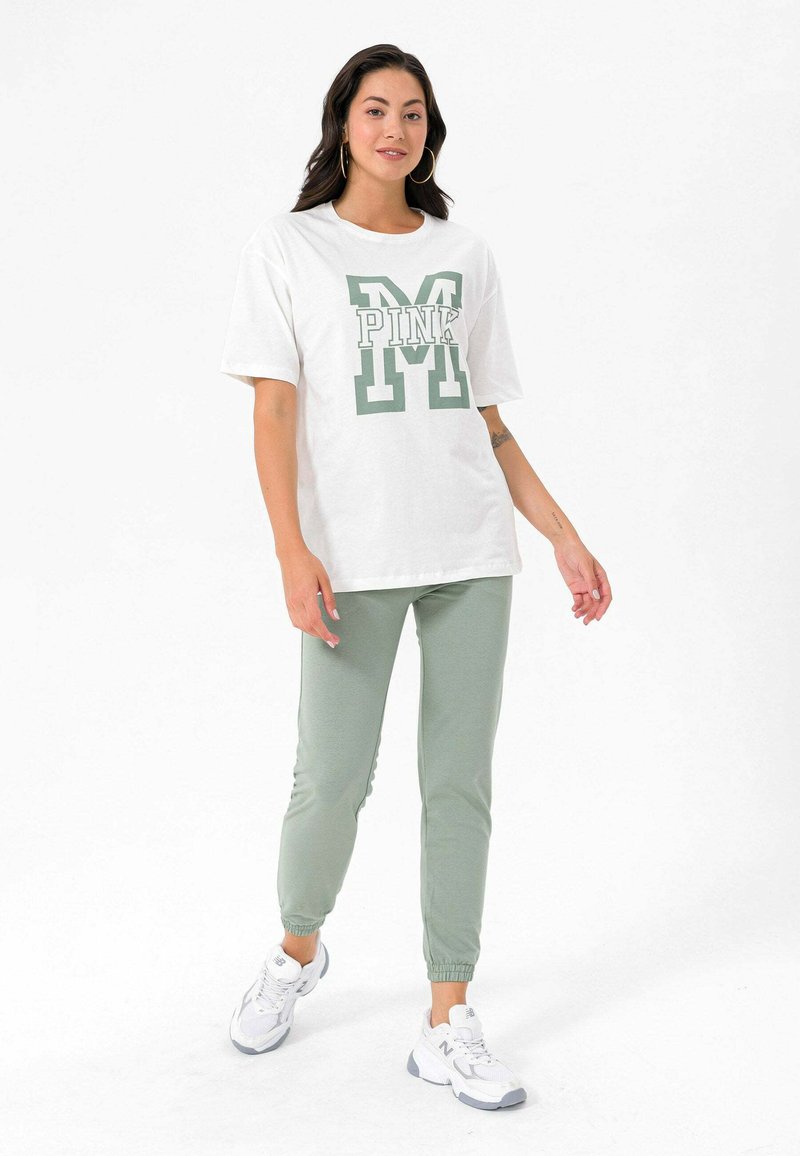  WEAR SET - Jogginghose - Green