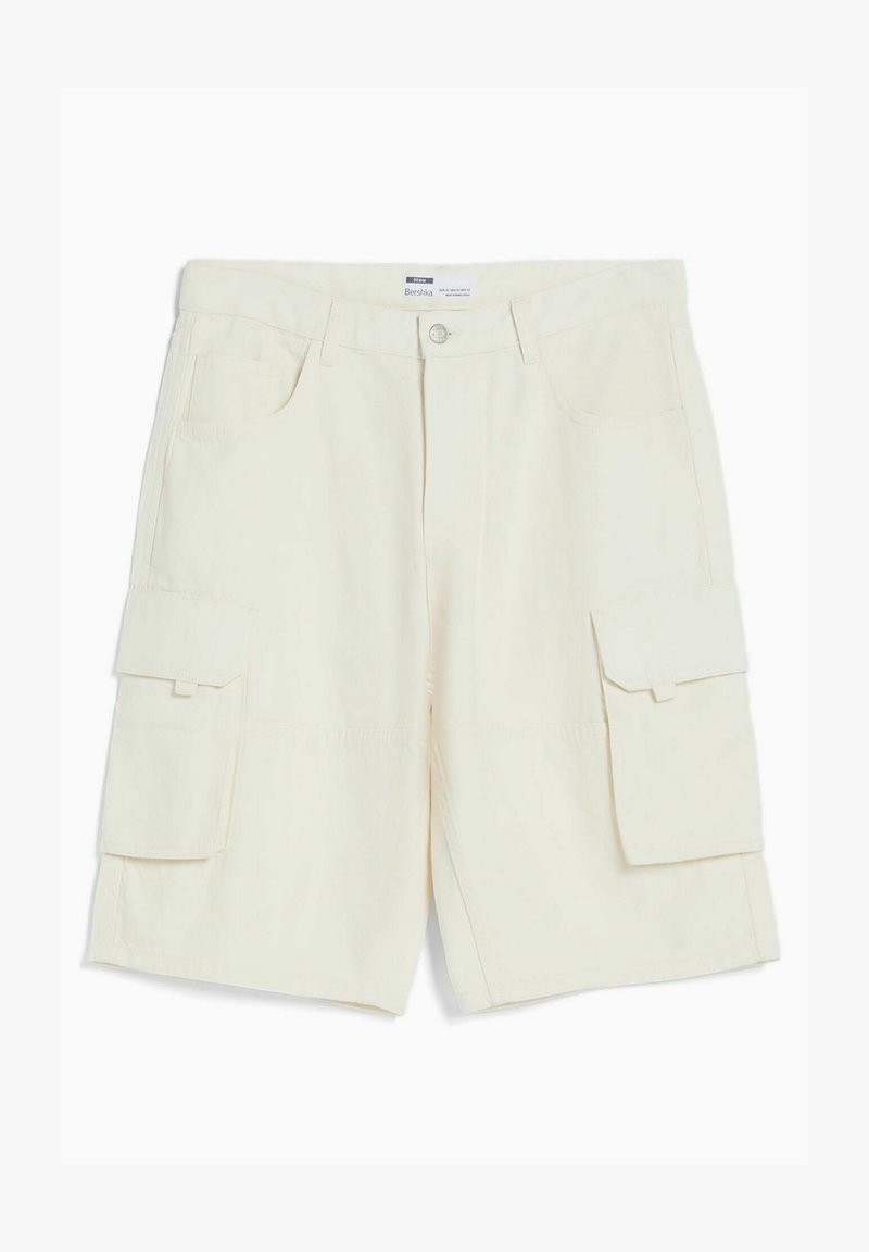 BERSHKA BAGGY CARGO - Shorts - Beige