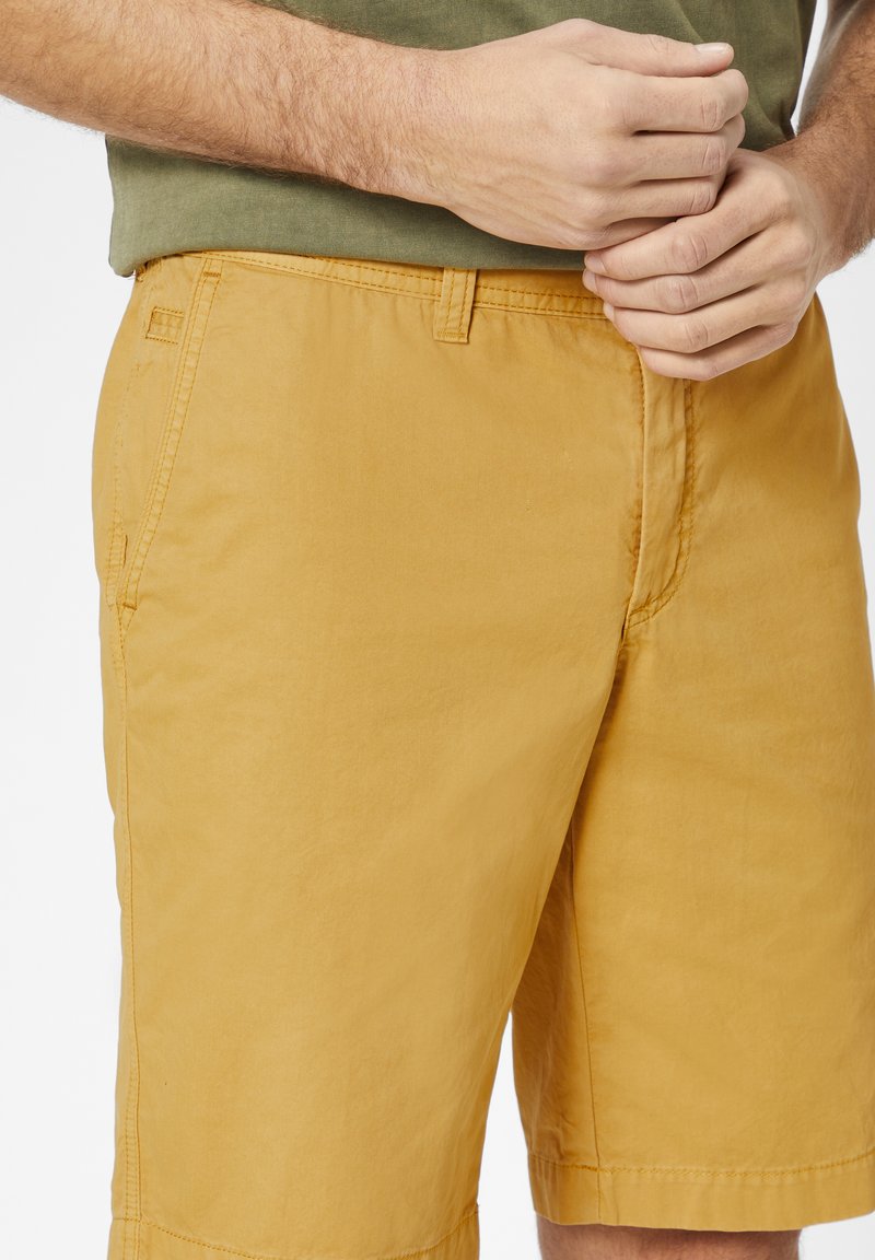  RELAX REGULAR-FIT BERMUDA - Shorts - Ocker