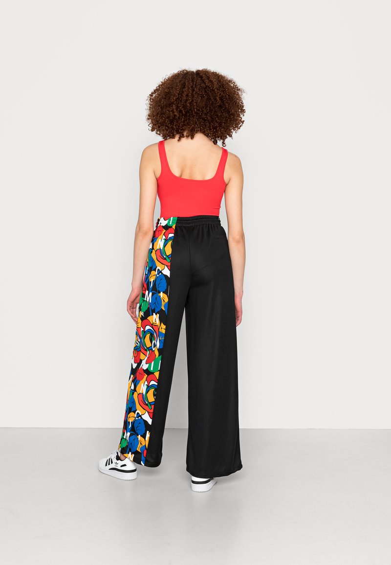 Adidas Originals RICH MNISI - Jogginghose - Black/multicolor