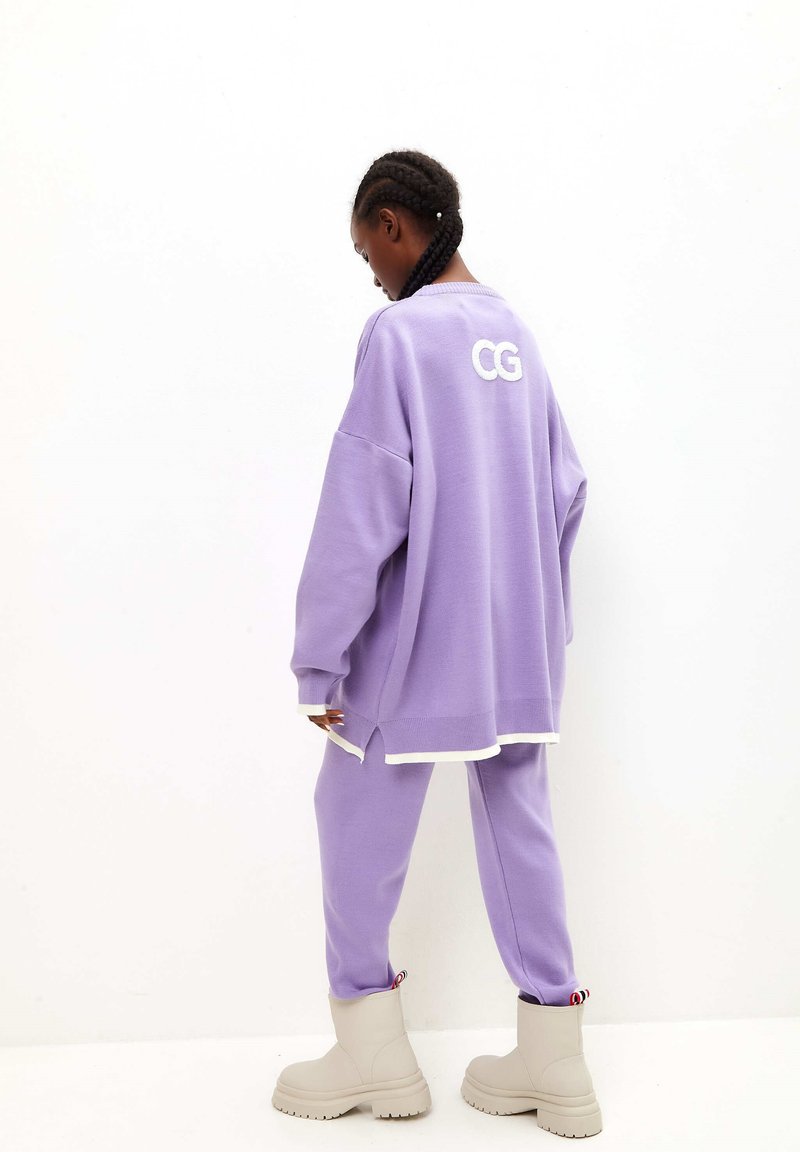  OVERSIZED JOGGER SET - Jogginghose - Lilac