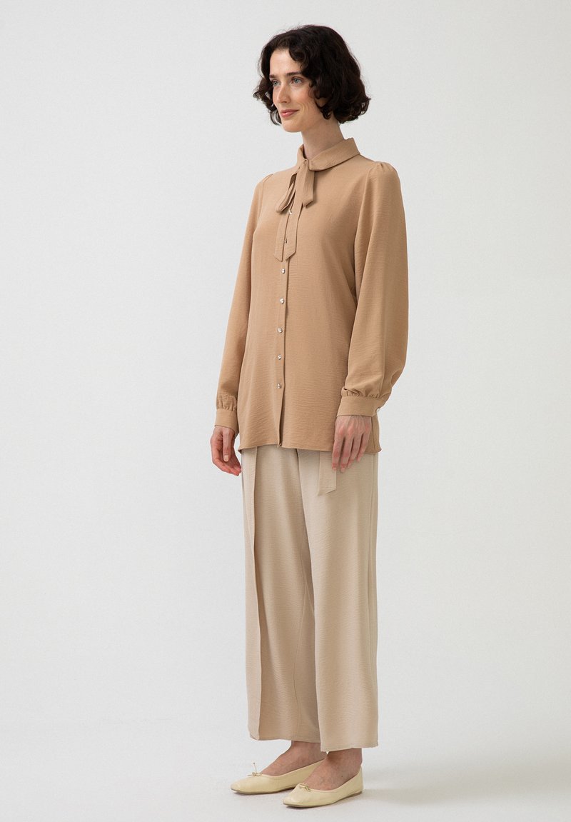  FOULARD COLLAR - Hemdbluse - Beige