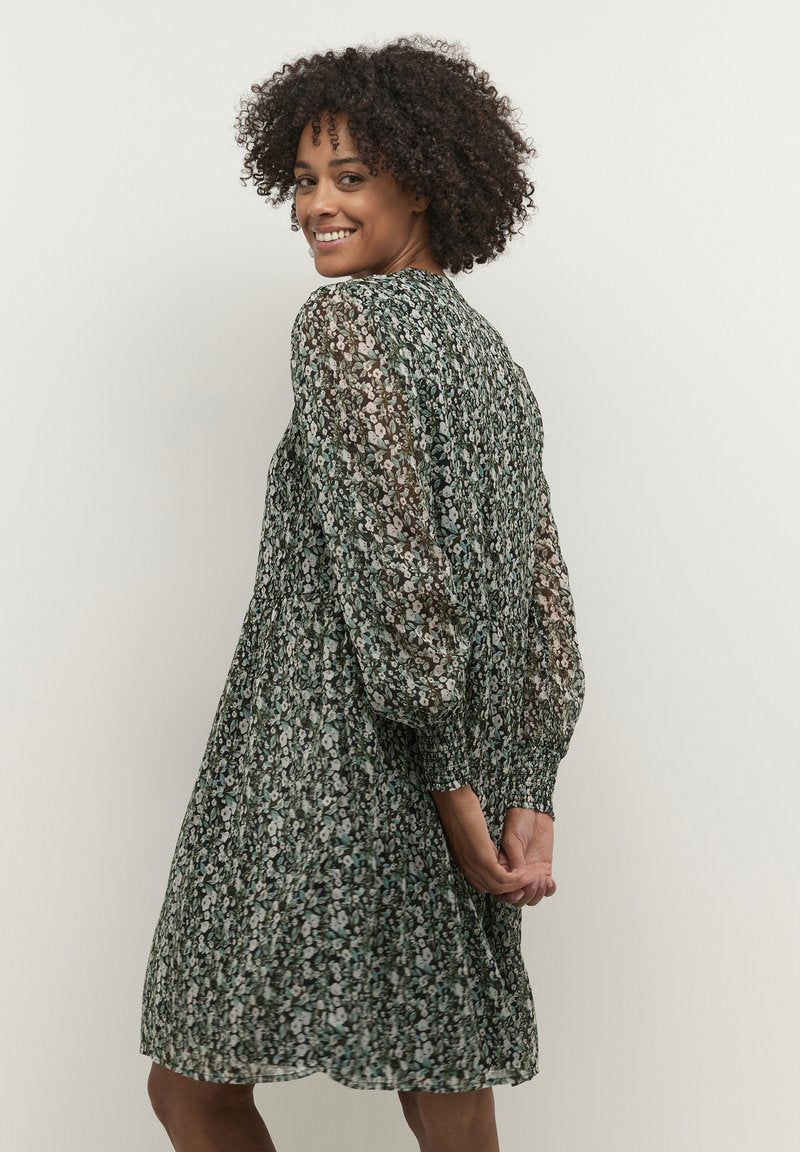 Kaffe KALENNY - Freizeitkleid - Black Green Chalk Flower