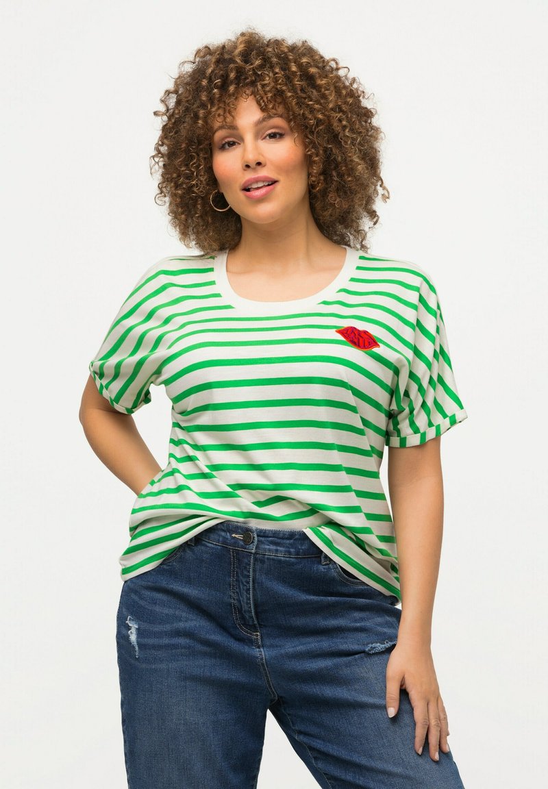 Ulla Popken À RAYURES COL ROND ET MANCHES COURTES - T-Shirt Print - Vert Gazon