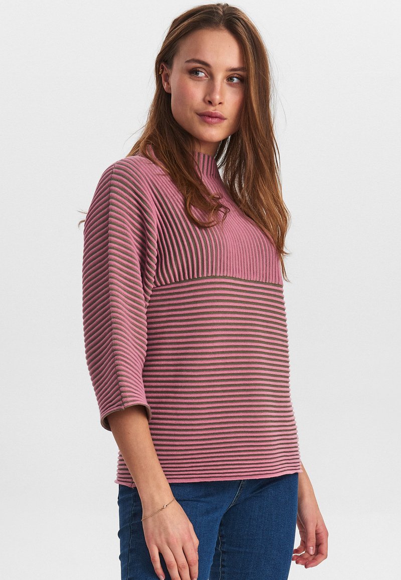  NUIRMELIN O NECK NOOS - Strickpullover - Deep Lichen Green