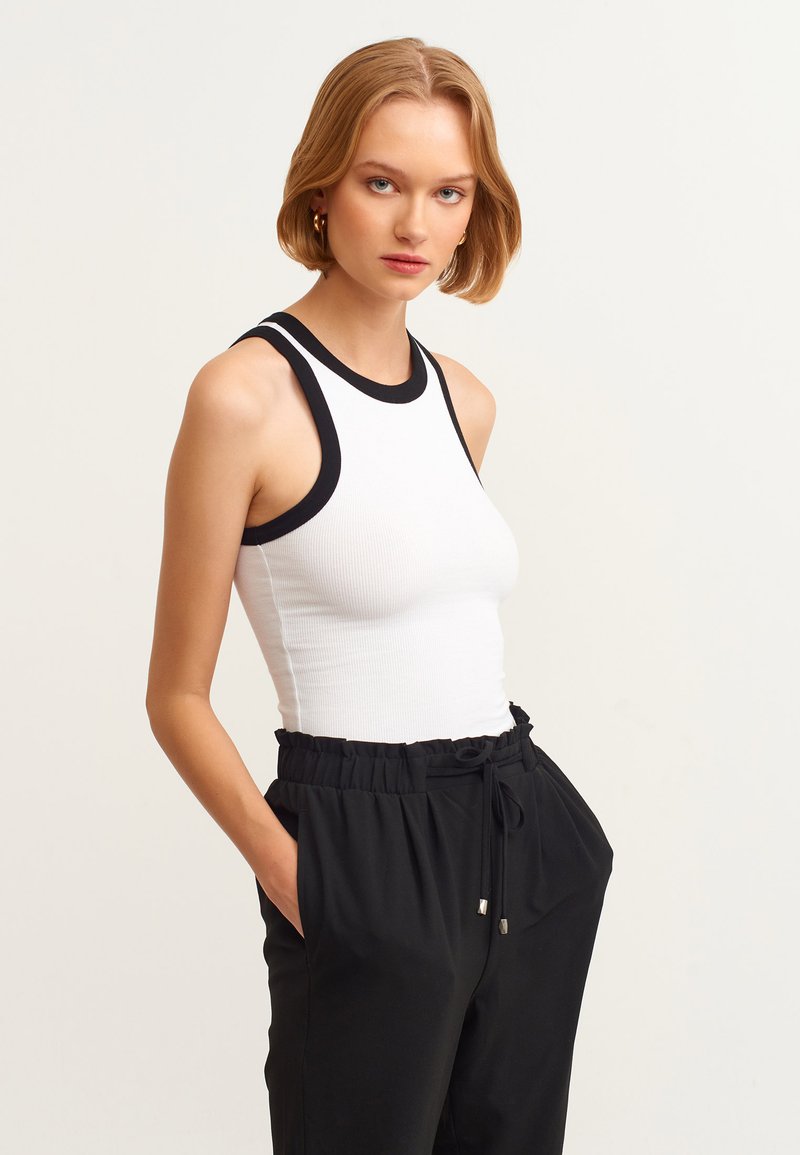  Optik - Top - White Black