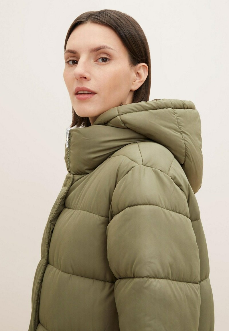 Tom Tailor PUFFER MIT KAPUZE - Wintermantel - Tree Moss Green
