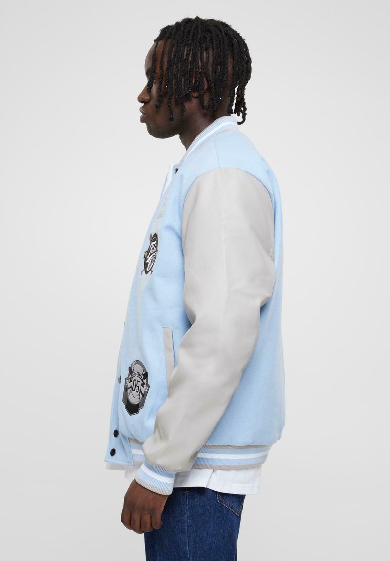 FUBU COLLEGE VARSITY - Bomberjacke - Blue Light Grey