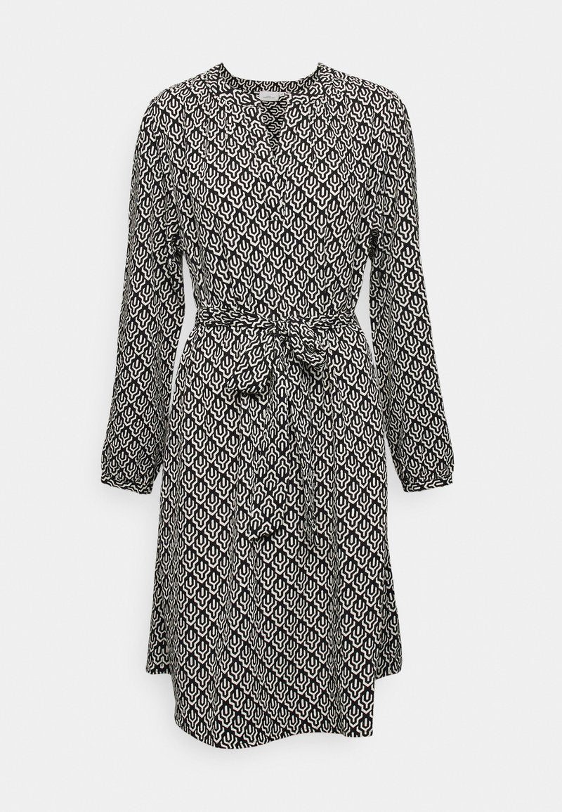 ONLY CARMAKOMA Freizeitkleid - Black/geometric Cloud Dancer