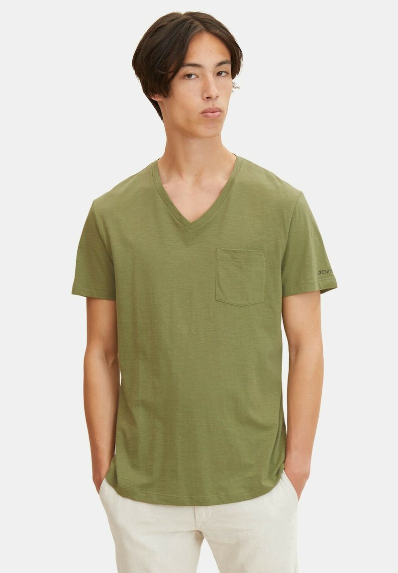TOM TAILOR Denim BRUSTTASCHEÂ - T-Shirt Basic - Felt Green