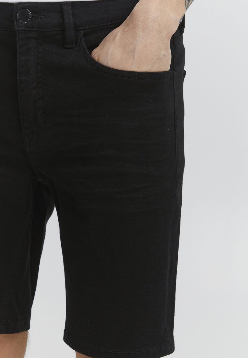  CASUAL FRIDAY - Jeans Shorts - Denim Black