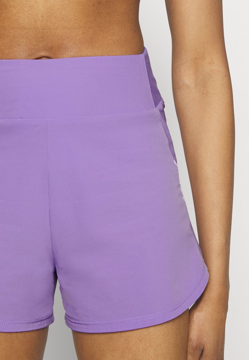 Nike Performance NIKE BLISS HIGH RISE 3IN SHORT - Kurze Sporthose - Space Purple