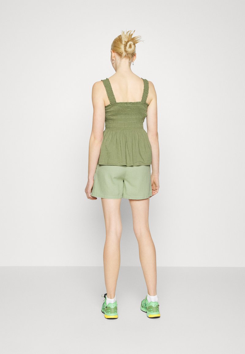 Vero Moda Tall VMJESMILO - Shorts - Reseda