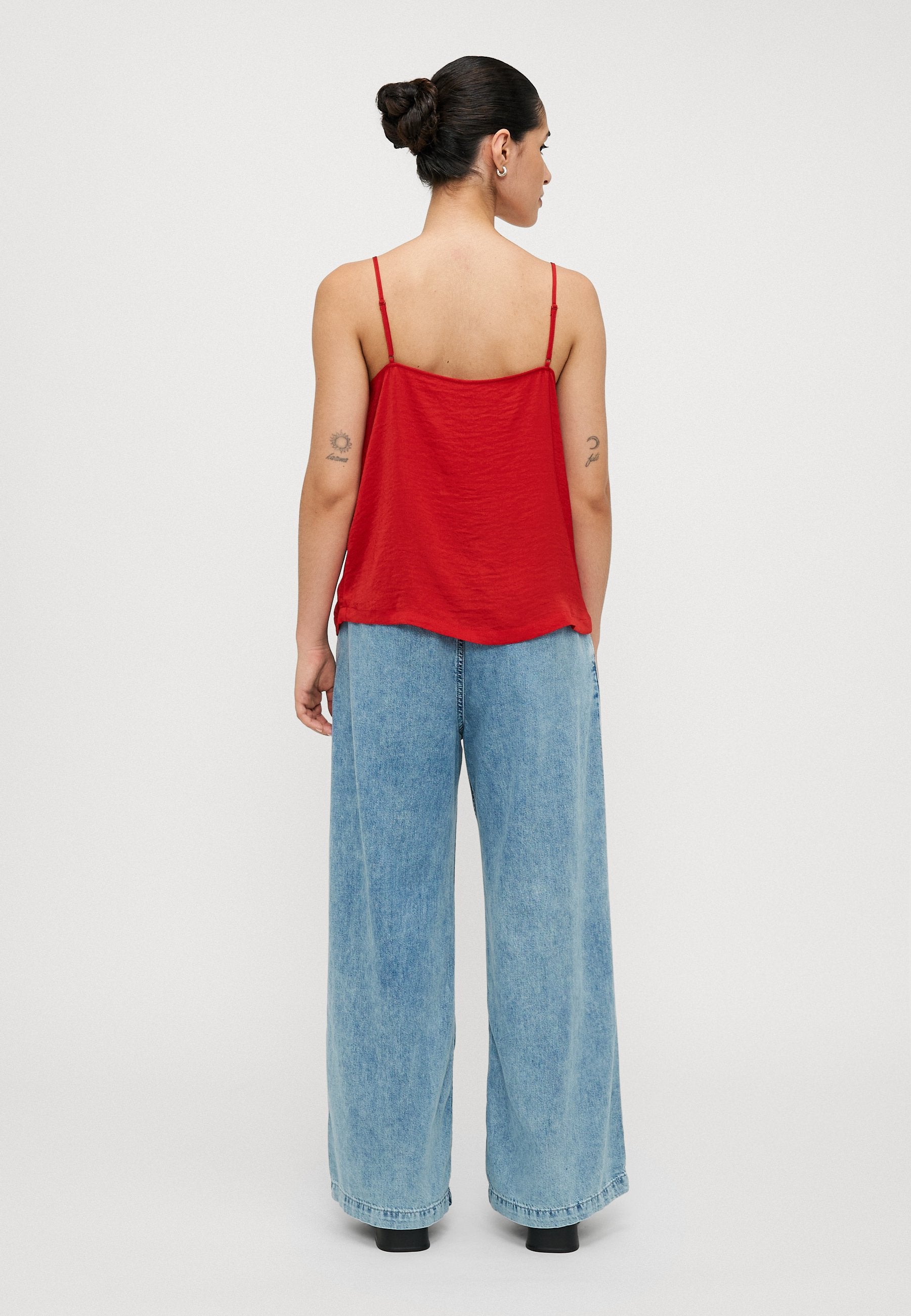 ONLY Petite ONLDEBBIE SINGLET - Top - Salsa