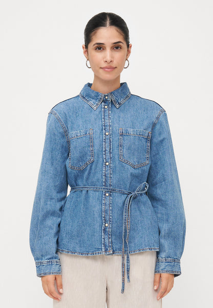 ONLY Petite ONLKOKO SEGVIGNY BELT SHIRT - Button-down Blouse - Medium Blue Denim