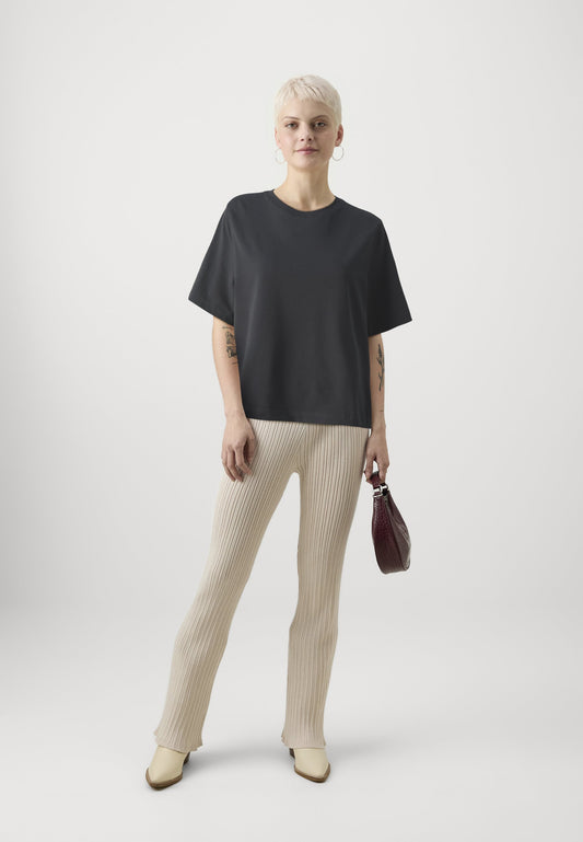 ONLY Petite ONLLINA BOXY TEE - Basic T-shirt - Black