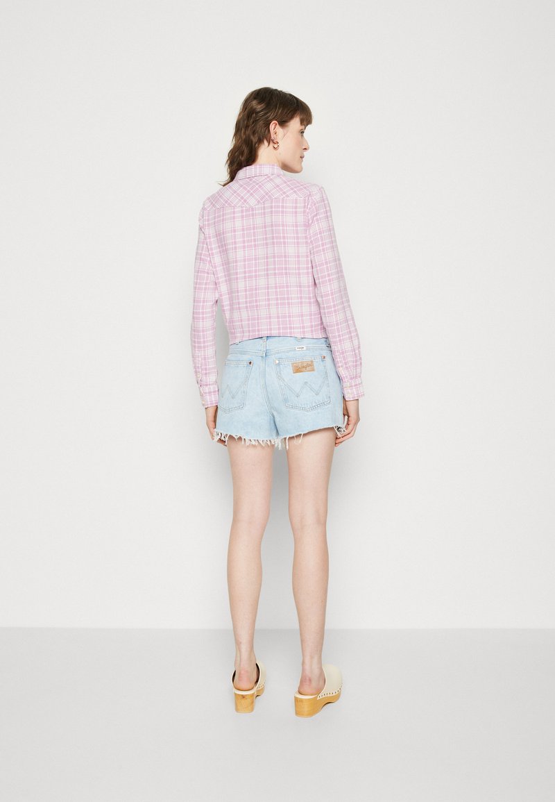 Wrangler FESTIVAL - Jeans Shorts - Bad Intentions
