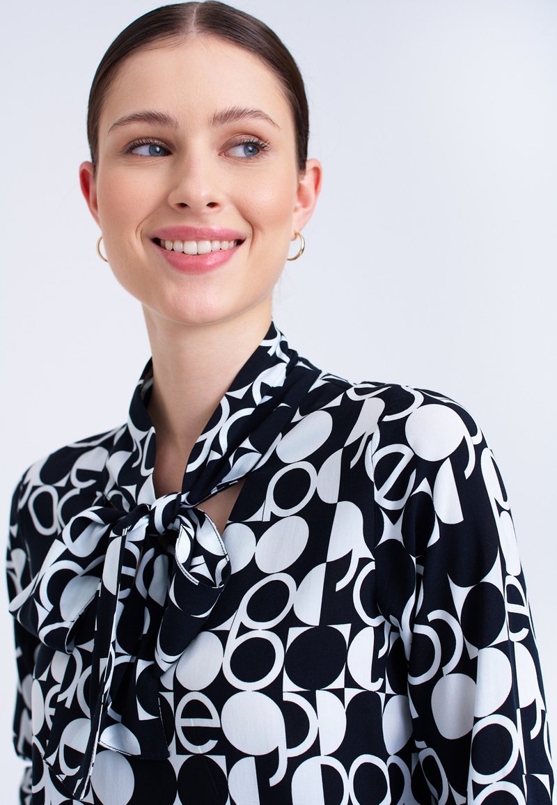  Bluse - Black Print